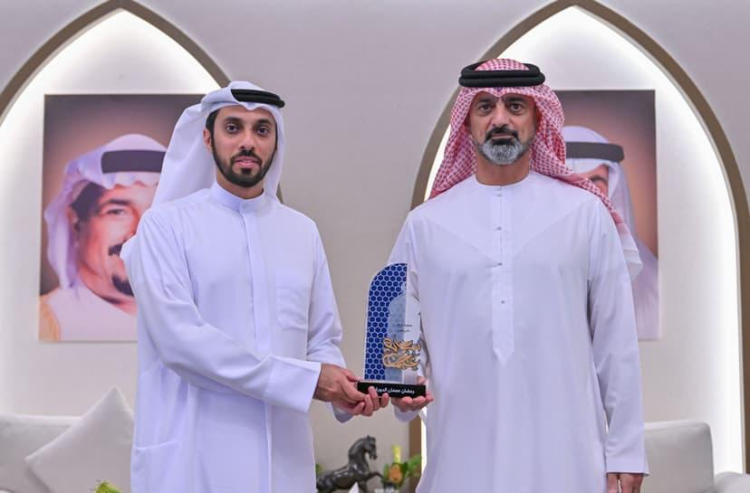 ولي عهد عجمان يكرم جمعية دارالبر  