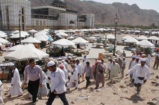 Dar Al Ber runs 9th Umrah trip for 136 indigent people